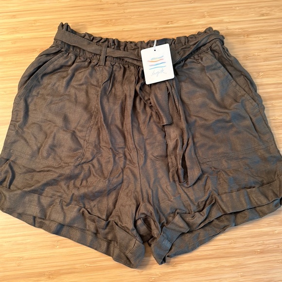 Tropik shorts. NWT - Picture 1 of 3